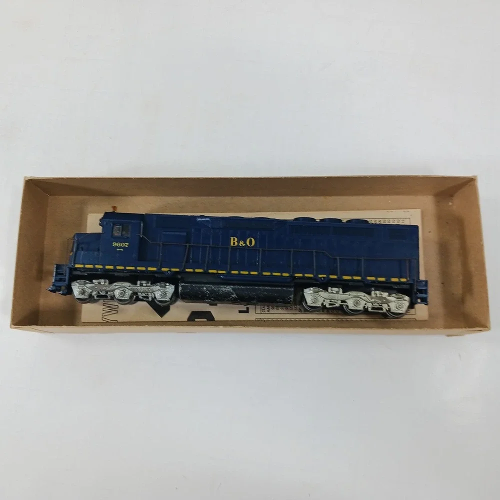 Athearn HO Scale B&O SDP-40 Powered Diesel Locomotive Blue 9607 4101 Vintage